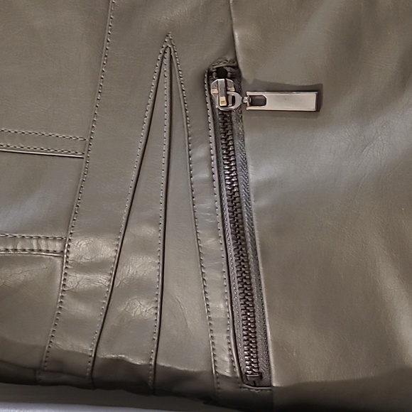 Women's sz xs gray faux leather jacket - Picture 2 of 7